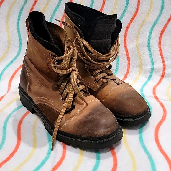 Size 9.5 Kenneth Cole Reaction Brown Lace-Up Men's Boots - Picture 1 of 5